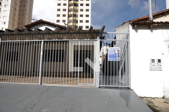 Fachada de casa para alugar com 2 quartos, 70m² em Parque Amazonia, Goiânia