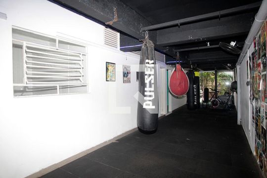 Salão da Garagem de casa à venda com 3 quartos, 230m² em Petrópolis, Porto Alegre