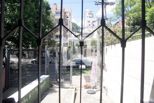 Sala 1 Vista de casa à venda com 3 quartos, 230m² em Petrópolis, Porto Alegre