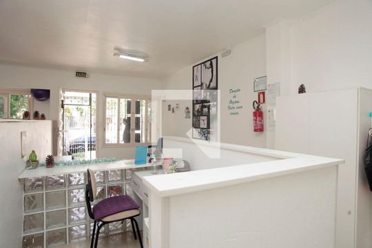 Sala 1 de casa à venda com 3 quartos, 230m² em Petrópolis, Porto Alegre