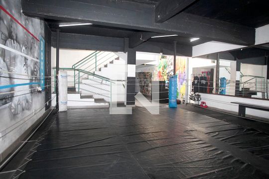 Garagem (04 vagas) de casa à venda com 3 quartos, 230m² em Petrópolis, Porto Alegre
