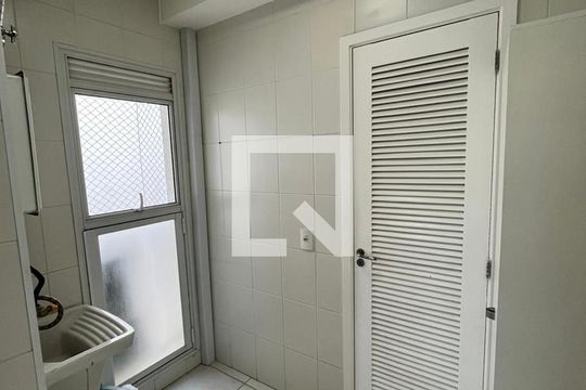 Lavanderia de apartamento para alugar com 3 quartos, 108m² em Centro, Campinas