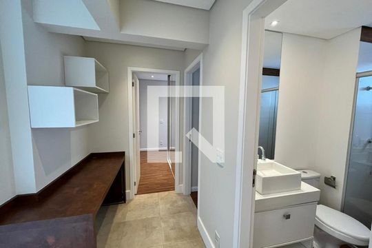 Corredor de apartamento para alugar com 3 quartos, 108m² em Centro, Campinas