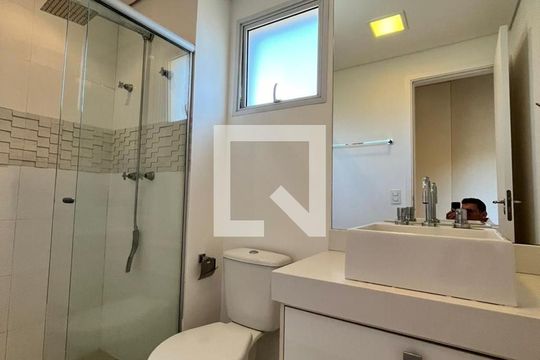 Banheiro de apartamento para alugar com 3 quartos, 108m² em Centro, Campinas