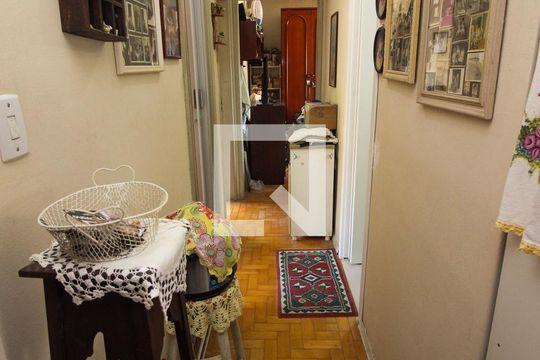Corredor de apartamento à venda com 3 quartos, 67m² em Praia de Belas, Porto Alegre