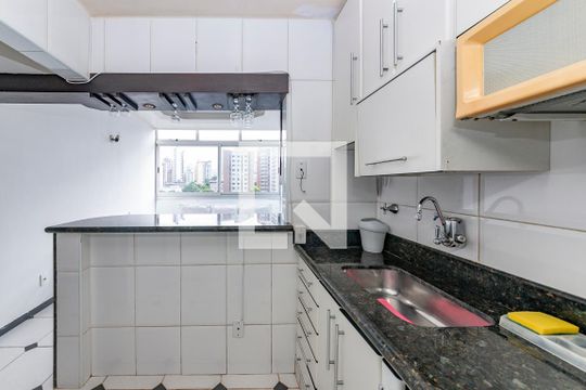 Cozinha de apartamento à venda com 2 quartos, 89m² em Lourdes, Belo Horizonte