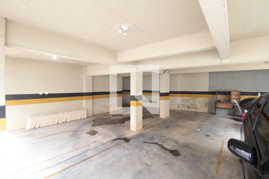 Garagem de apartamento à venda com 3 quartos, 60m² em São João Batista, Belo Horizonte