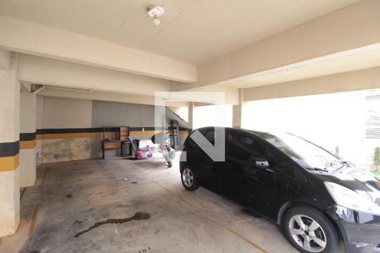 Garagem de apartamento à venda com 3 quartos, 60m² em São João Batista, Belo Horizonte
