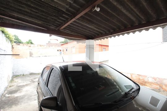 Garagem de casa para alugar com 4 quartos, 200m² em Venda Nova, Belo Horizonte