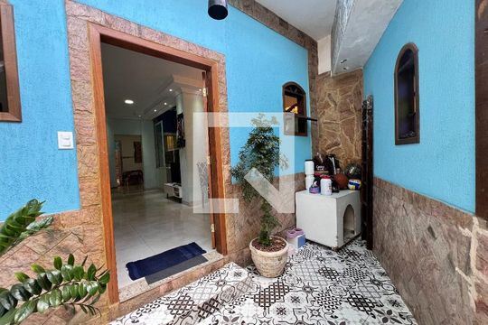 Entrada  de casa para alugar com 2 quartos, 180m² em Freguesia (jacarepaguá), Rio de Janeiro