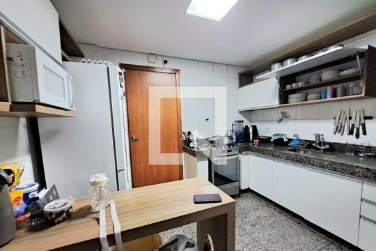 Cozinha de apartamento à venda com 3 quartos, 112m² em Buritis, Belo Horizonte