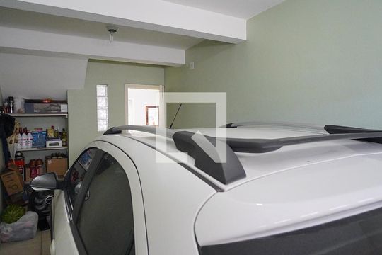 Garagem de casa à venda com 4 quartos, 234m² em Jardim Itu, Porto Alegre