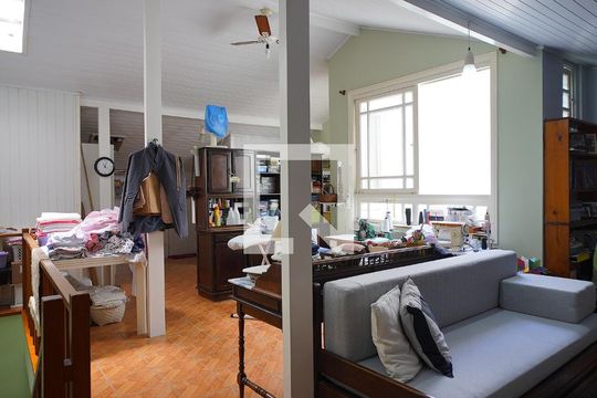 Sotão de casa à venda com 4 quartos, 234m² em Jardim Itu, Porto Alegre