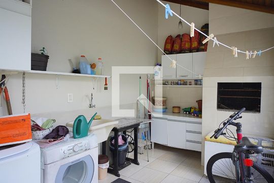 Churrasqueira de casa à venda com 4 quartos, 234m² em Jardim Itu, Porto Alegre