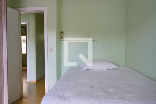 Quarto 3 de casa à venda com 4 quartos, 234m² em Jardim Itu, Porto Alegre