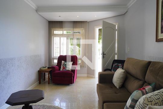 Casa à venda com 4 quartos, 234m² em Jardim Itu, Porto Alegre