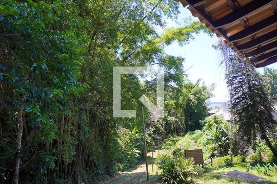 Varanda _Vista de casa para alugar com 4 quartos, 300m² em Lagoa da Conceição, Florianópolis