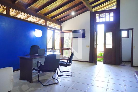 Sala de casa para alugar com 4 quartos, 300m² em Lagoa da Conceição, Florianópolis