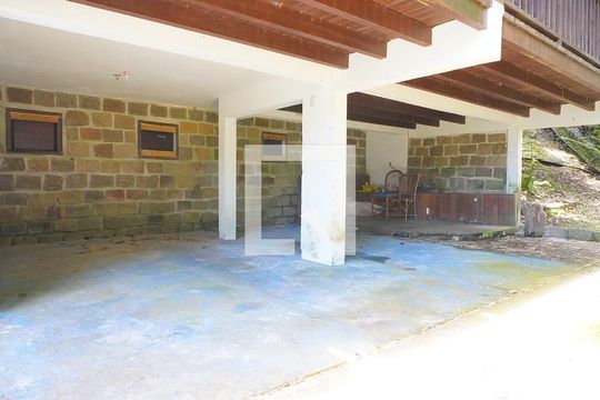 Garagem de casa para alugar com 4 quartos, 300m² em Lagoa da Conceição, Florianópolis
