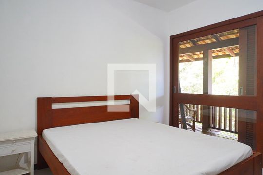 Quarto 2 de casa para alugar com 4 quartos, 300m² em Lagoa da Conceição, Florianópolis
