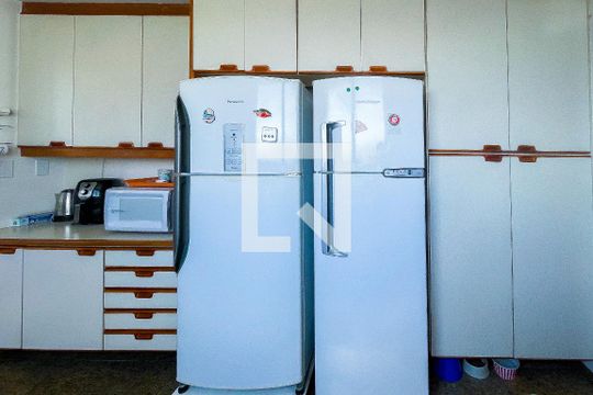 Cozinha de apartamento para alugar com 3 quartos, 238m² em Paraíso, São Paulo