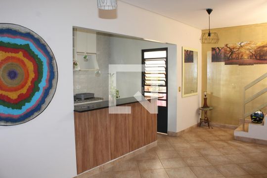Casa de Condomínio para alugar com 2 quartos, 68m² em Chácara Canta Galo, Cotia