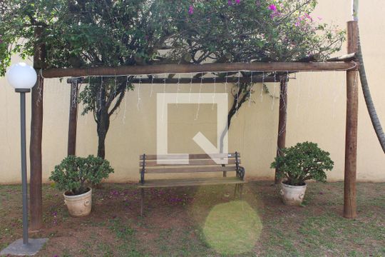 Área comum de casa de condomínio para alugar com 2 quartos, 68m² em Chácara Canta Galo, Cotia