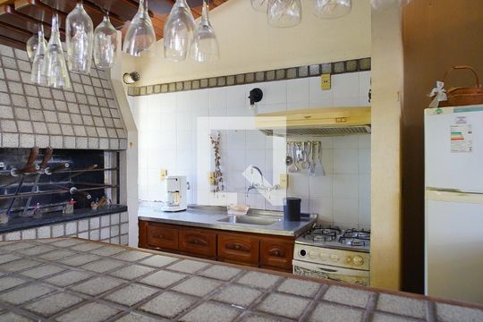 Área comum de casa para alugar com 3 quartos, 350m² em Chácara das Pedras, Porto Alegre