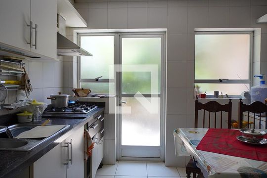 Cozinha de casa para alugar com 3 quartos, 350m² em Chácara das Pedras, Porto Alegre