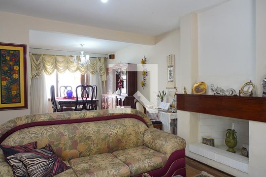 Casa para alugar com 3 quartos, 350m² em Chácara das Pedras, Porto Alegre