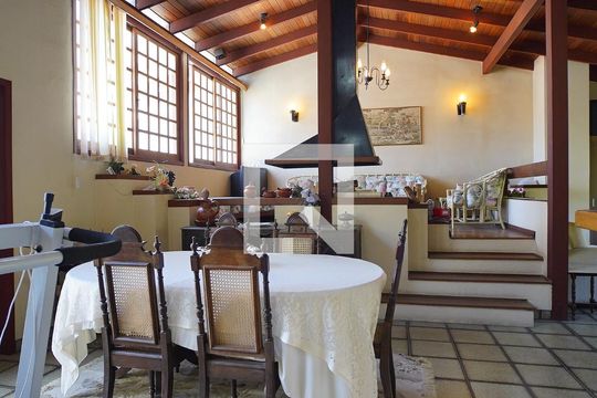 Área comum de casa para alugar com 3 quartos, 350m² em Chácara das Pedras, Porto Alegre