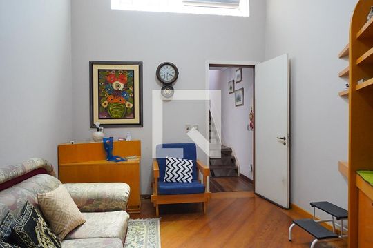 Sala 2 de casa para alugar com 3 quartos, 350m² em Chácara das Pedras, Porto Alegre