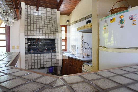 Área comum de casa para alugar com 3 quartos, 350m² em Chácara das Pedras, Porto Alegre