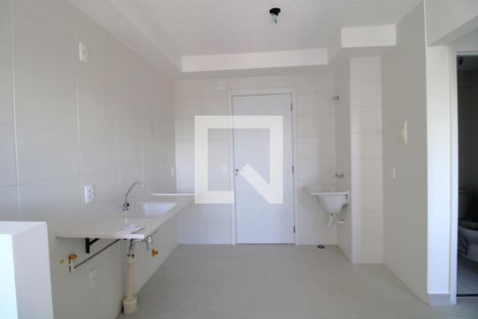 Cozinha de apartamento para alugar com 2 quartos, 34m² em Socorro, São Paulo