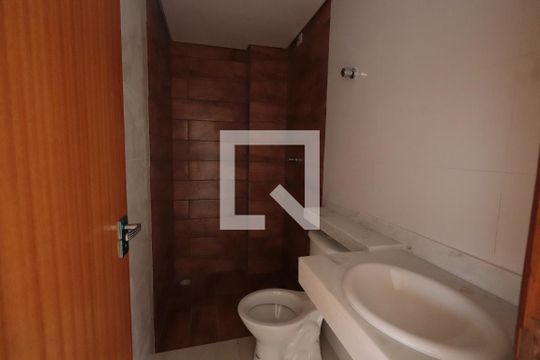 Banheiro de apartamento para alugar com 2 quartos, 52m² em Penha de França, São Paulo