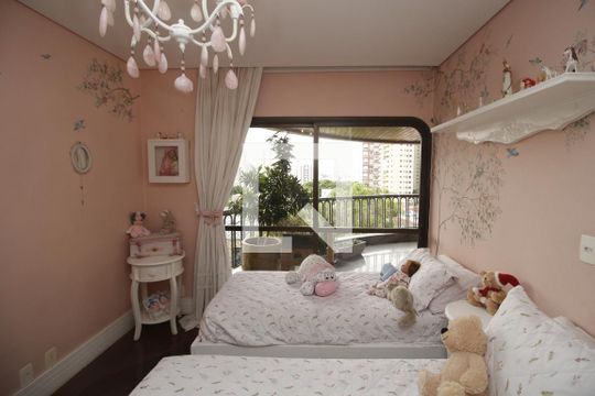 Quarto 1 de apartamento à venda com 4 quartos, 320m² em Tatuapé, São Paulo