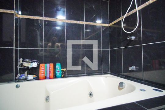 Banheiro da Suíte - Banheira de apartamento à venda com 1 quarto, 43m² em Morro Santana, Porto Alegre