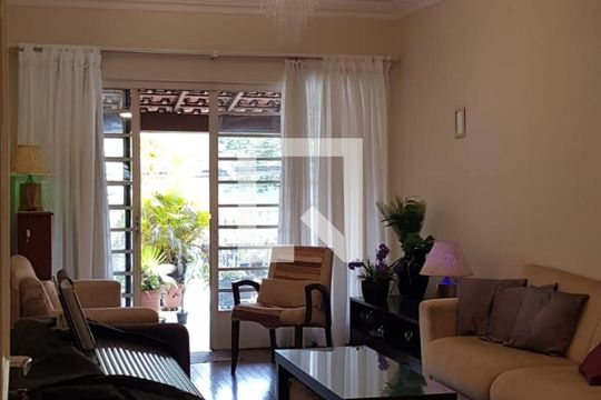 Sala de casa para alugar com 3 quartos, 178m² em Campo Belo, São Paulo