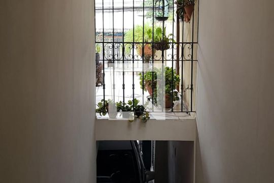 Escadas de casa para alugar com 3 quartos, 178m² em Campo Belo, São Paulo