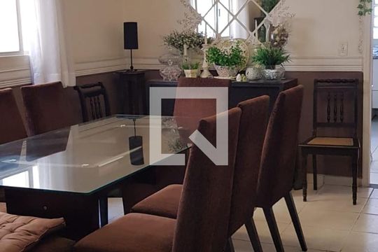 Sala de casa para alugar com 3 quartos, 178m² em Campo Belo, São Paulo