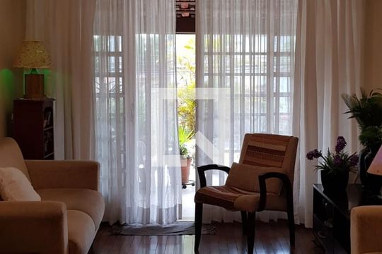 Sala de casa para alugar com 3 quartos, 178m² em Campo Belo, São Paulo