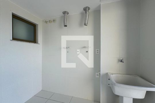 Área de Serviço de apartamento à venda com 4 quartos, 372m² em Barra da Tijuca, Rio de Janeiro
