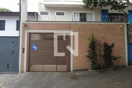 Fachada de casa à venda com 3 quartos, 269m² em Vila Cordeiro, São Paulo
