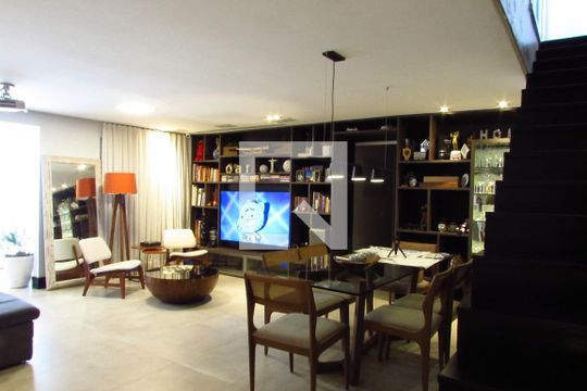 Apartamento para alugar com 3 quartos, 233m² em Cidade São Francisco, São Paulo