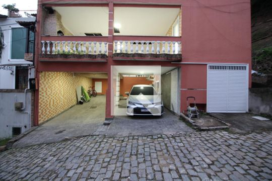 Garagem de casa de condomínio à venda com 5 quartos, 700m² em Taquara, Rio de Janeiro