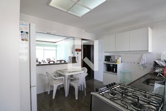 Cozinha de apartamento para alugar com 3 quartos, 145m² em Itapema, Guarujá