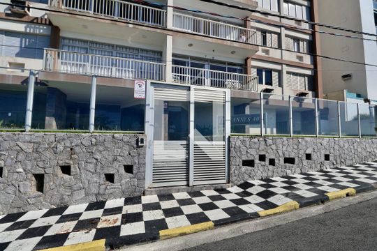 Fachada de apartamento para alugar com 3 quartos, 145m² em Itapema, Guarujá