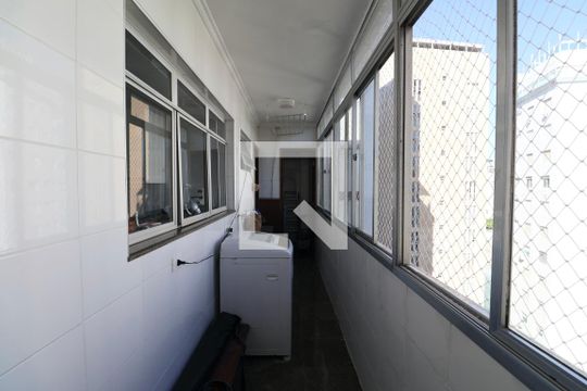 Área de Serviço de apartamento para alugar com 3 quartos, 145m² em Itapema, Guarujá