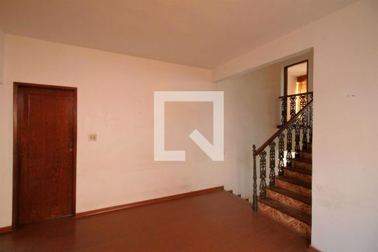 Sala de Estar de casa à venda com 5 quartos, 200m² em Cidade Nova, Belo Horizonte