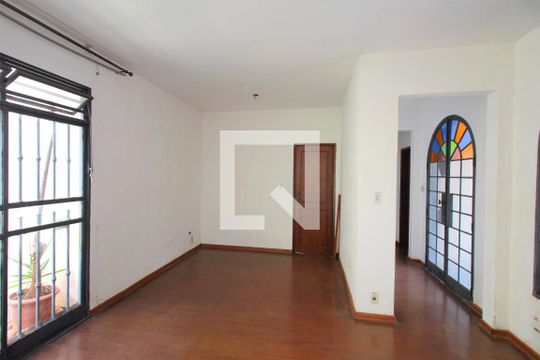 Sala de casa à venda com 5 quartos, 200m² em Cidade Nova, Belo Horizonte